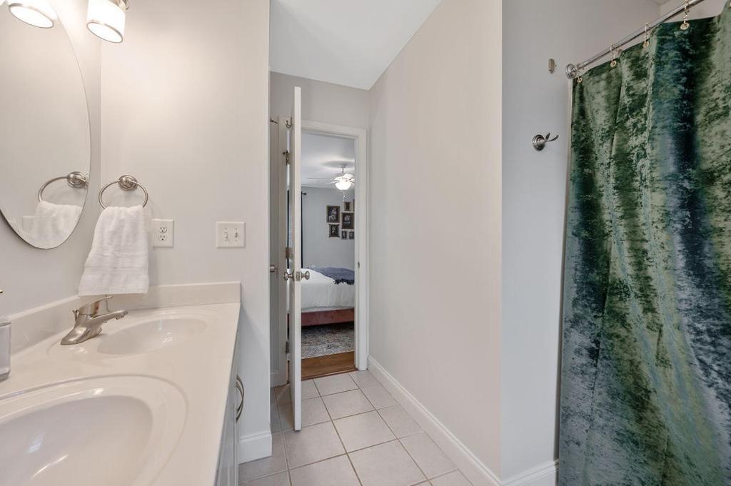New Victorian Theme, 3Br, Lrg Backyard Close To Pnc Arena, Downtown, And Rdu Airport Raleigh Exterior photo
